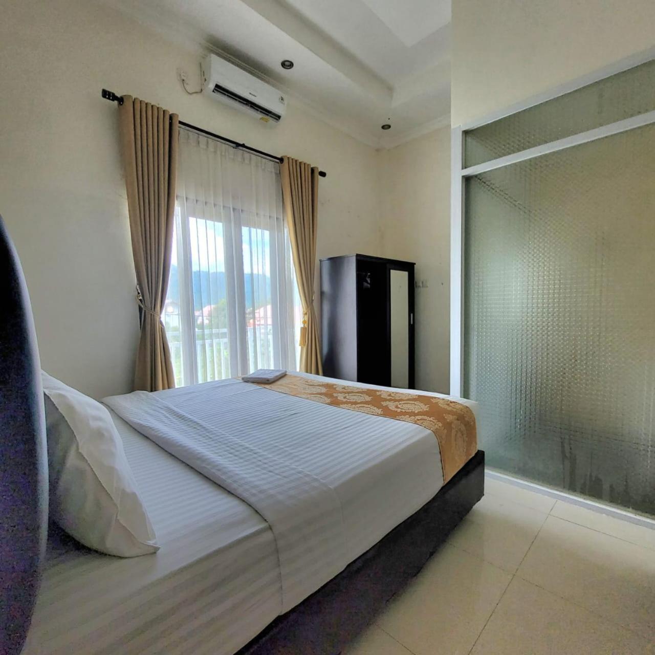 Mahakam Guest House Padang  Zimmer foto